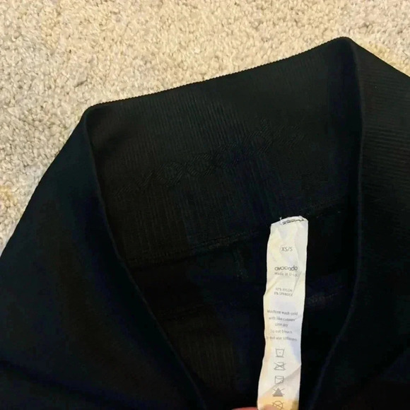Avocado black activewear leggings NWOT S - Picture 3 of 4
